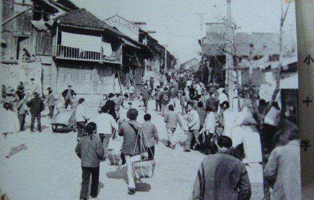 圖1：銅仁主城區(qū)舊景。銅仁日報社資料圖片.jpg